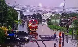 Jalur KA di Pekalongan kembali bisa dibuka usai terendam banjir