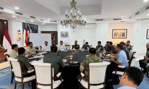 Presiden Prabowo bertemu pimpinan TNI di Istana, perkuat arah pertahanan