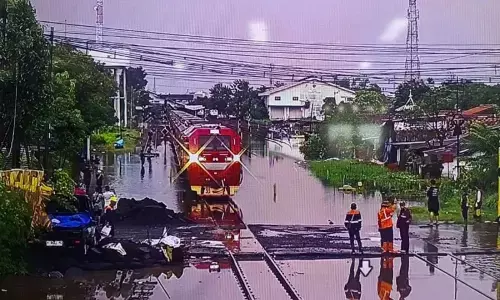 Jalur KA di Pekalongan kembali bisa dibuka usai terendam banjir