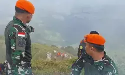 TNI AU kerahkan Korpasgat ke lokasi ATR 42-500 TNI AU kerahkan Korpasgat ke lokasi ATR 42-500