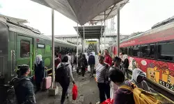 Banjir Pekalongan berdampak pada kedatangan kereta api di Daop 8