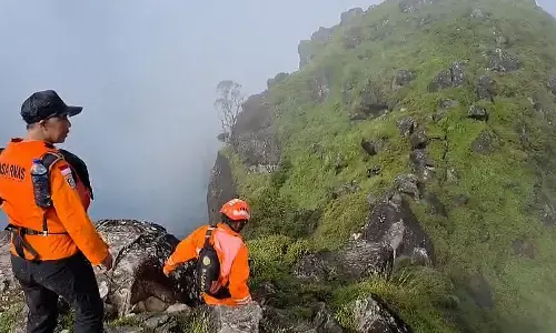 Lokasi Pesawat ATR di Gunung Bulusaraung ditemukan, evakuasi segera dilakukan