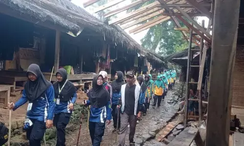 Pengunjung padati kawasan permukiman Badui saat libur panjang