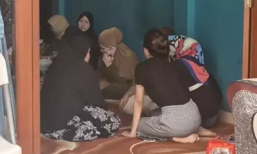 Keluarga korban ATR 42-500 ke Makassar untuk proses identifikasi