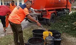 Pascabencana, sumur warga kering, BPBD Padang suplai air bersih