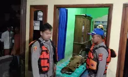 Seorang warga terdampak banjir ditemukan meninggal dunia di Karawang