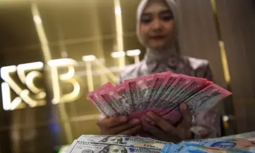 Pelemahan rupiah tertahan dampak revisi prospek pertumbuhan ekonomi RI