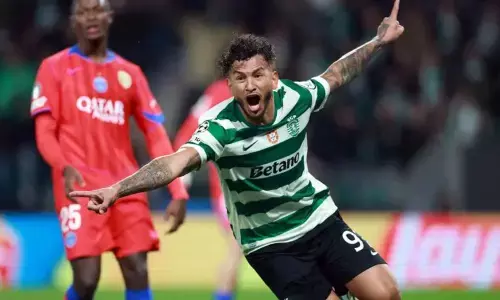 Sporting selangkah lagi lolos ke 16 besar setelah tekuk PSG 2-1