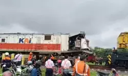 KAI Cirebon pastikan tak ada penumpang cedera usai insiden KA Menoreh