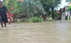 Pemkab Bekasi lakukan penanganan darurat tanggul kritis