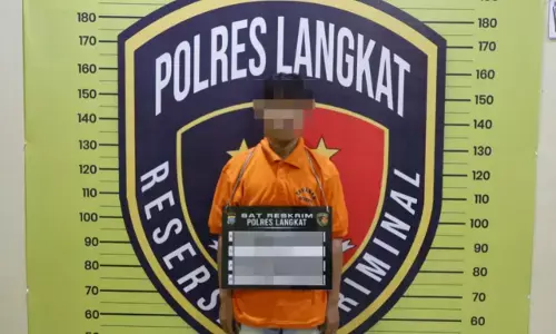 Sat Reskrim Polres Langkat amankan diduga pelaku pelemparan mobil box di Pantai Gemi