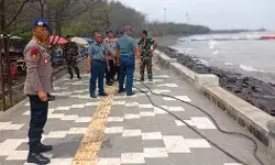 Sat Polairud Polres Tegal Kota pastikan seluruh ABK selamat usai KM Rizki Barokah karam