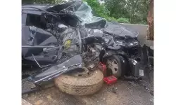 Kecelakaan di Tol Cipularang libatkan minibus dan dum truk, 1 tewas