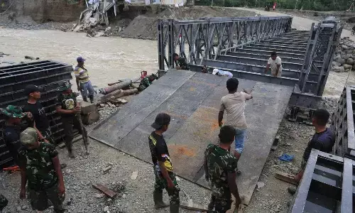 Prajurit TNI meninggal kecelakaan usai membangun jembatan bailey Aceh Prajurit TNI meninggal kecelakaan usai membangun jembatan bailey Aceh