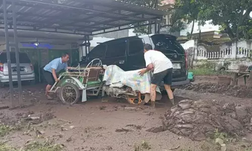Banjir luapan air sungai terjang seribuan rumah di Situbondo