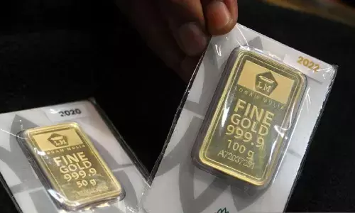 Harga emas Antam turun pada Kamis ini