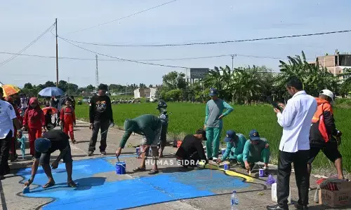 Gerakan seni, ribuan pelajar di Sidrap melukis di atas jalan beton sepanjang 3 km