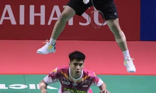 Sabar/Reza perpanjang hasil positif lawan Azriyn/Tan Sabar/Reza perpanjang hasil positif lawan Azriyn/Tan