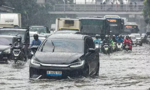 Banjir di Jakarta semakin meluas hingga merendam 45 RT dan 22 jalan