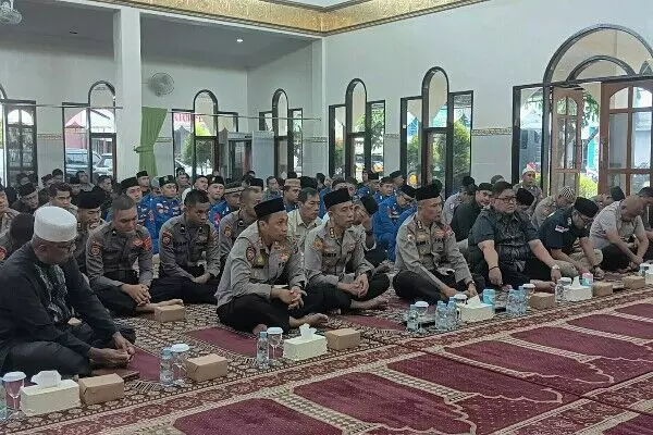 Peringatan Isra Miraj 1447 H di Polda Sulut: Memperteguh iman dan kepedulian sosial personel Polri Peringatan Isra Miraj 1447 H di Polda Sulut: Memperteguh iman dan kepedulian sosial personel Polri