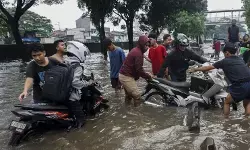 Dampak cuaca ekstrem, DKI mulai berlakukan PJJ di seluruh sekolah