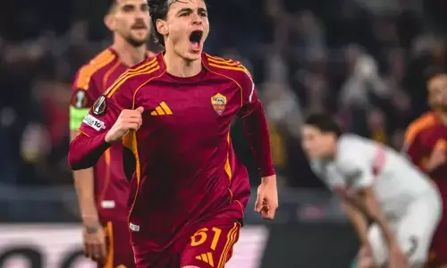 Niccolo Pisilli bawa AS Roma taklukkan Stuttgart 2-0 Niccolo Pisilli bawa AS Roma taklukkan Stuttgart 2-0