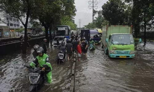 Banjir Jakarta pada Jumat pagi masih genangi 125 RT dan 14 ruas jalan Banjir Jakarta pada Jumat pagi masih genangi 125 RT dan 14 ruas jalan