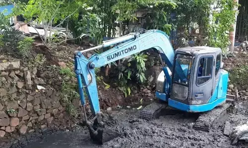 Pengerukan sungai dilakukan untuk tingkatkan daya tampung air Pengerukan sungai dilakukan untuk tingkatkan daya tampung air