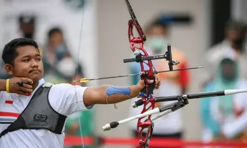 Para panahan tambah emas untuk Indonesia dari recurve beregu putra