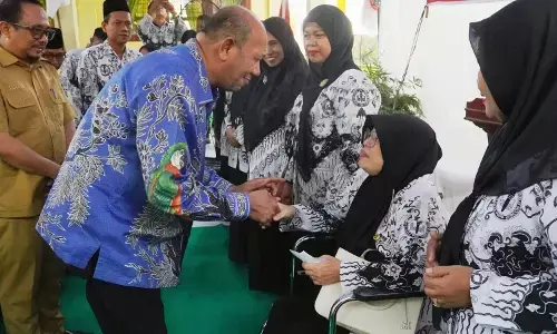 Bupati Langkat salurkan donasi PGRI untuk GTK terdampak banjir di Tanjung Pura