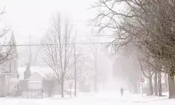 Sekitar 1.500 penerbangan di AS dibatalkan akibat badai salju