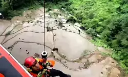 Seluruh korban pesawat ATR 42-500 berhasil dievakuasi tim SAR