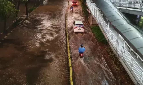 Rute Transjakarta dialihkan imbas banjir
