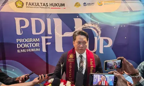 Yusof Ferdinand dilantik jadi Doktor Universitas Pancasila, dihadiri Menko Yusril