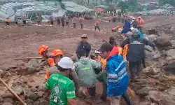 Longsor di Cisarua, Basarnas: 80 warga masih dalam pencarian SAR gabungan Longsor di Cisarua, Basarnas: 80 warga masih dalam pencarian SAR gabungan