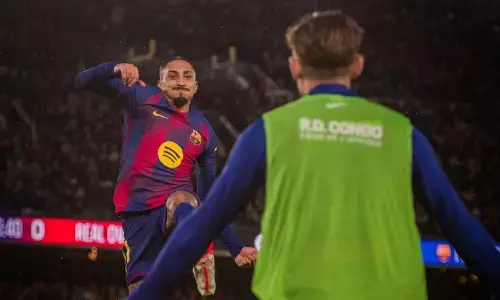 Barcelona rebut kembali puncak klasemen setelah menang 3-0 atas Oviedo