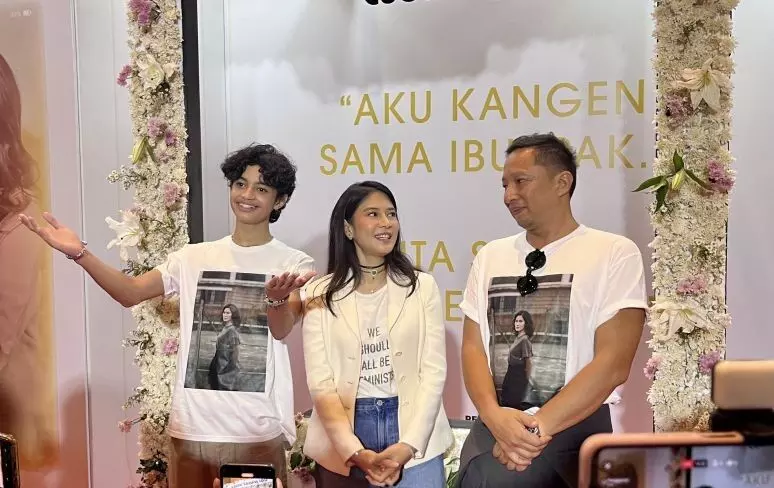 Menunggu ikhlas di tengah teknologi dalam `Esok Tanpa Ibu` Menunggu ikhlas di tengah teknologi dalam `Esok Tanpa Ibu`