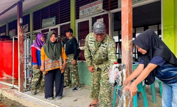 Kemenhan pasang 60 instalasi penjernih air siap minum di Aceh Tamiang Kemenhan pasang 60 instalasi penjernih air siap minum di Aceh Tamiang