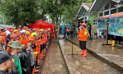 Pencarian 80 korban longsor Cisarua hari ketiga, cuaca jadi tantangan tim SAR Pencarian 80 korban longsor Cisarua hari ketiga, cuaca jadi tantangan tim SAR