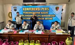 Polisi tangkap 4 orang pengoplos gas subsidi Polisi tangkap 4 orang pengoplos gas subsidi