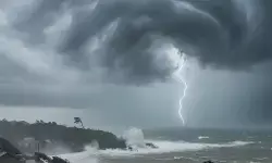 Cuaca ekstrem di Indonesia: penyebab dan dampaknya