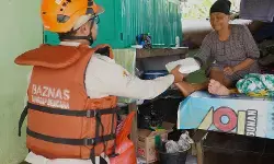 BAZNAS salurkan bantuan logistik dan makanan siap saji untuk korban Banjir Karawang