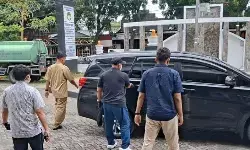 Tim penyidik KPK geledah Kantor Dinas PUPR Kota Madiun