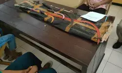 Aparat amankan sajam dari tangan pemuda warga Undaan yang dipesan secara online