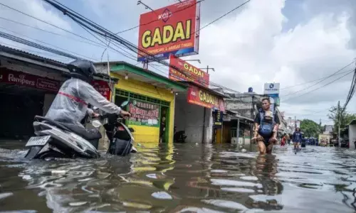 BPBD minta warga pesisir Jakarta siaga banjir rob