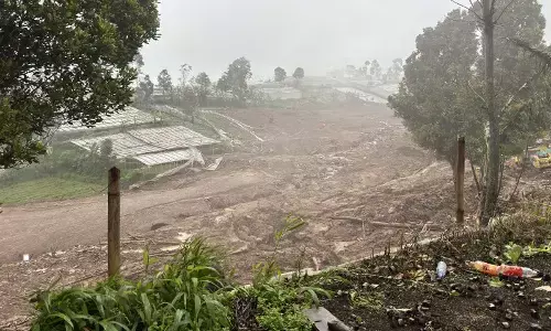 Cuaca buruk, tim SAR tunda pencarian korban longsor Cisarua