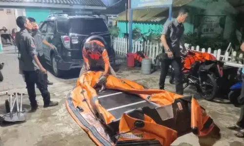 Seorang pemuda nekat ceburkan diri ke kali di Jakbar