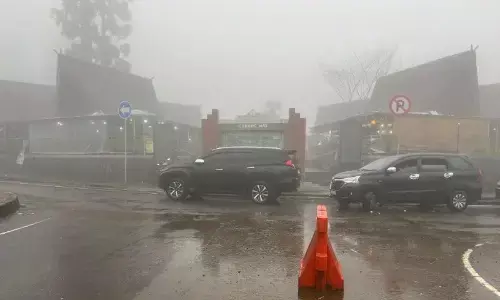 Cuaca ekstrem di Puncak, Polres Bogor imbau pengendara hati-hati