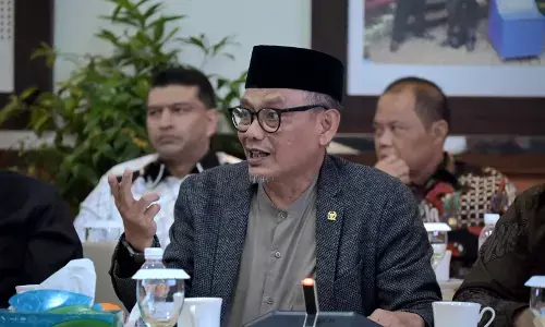 Insentif Guru Honorer Naik Rp400 Ribu, DPR Nilai Belum Layak