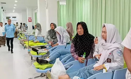 Ratusan pelajar SMA 2 Kudus diduga alami keracunan MBG